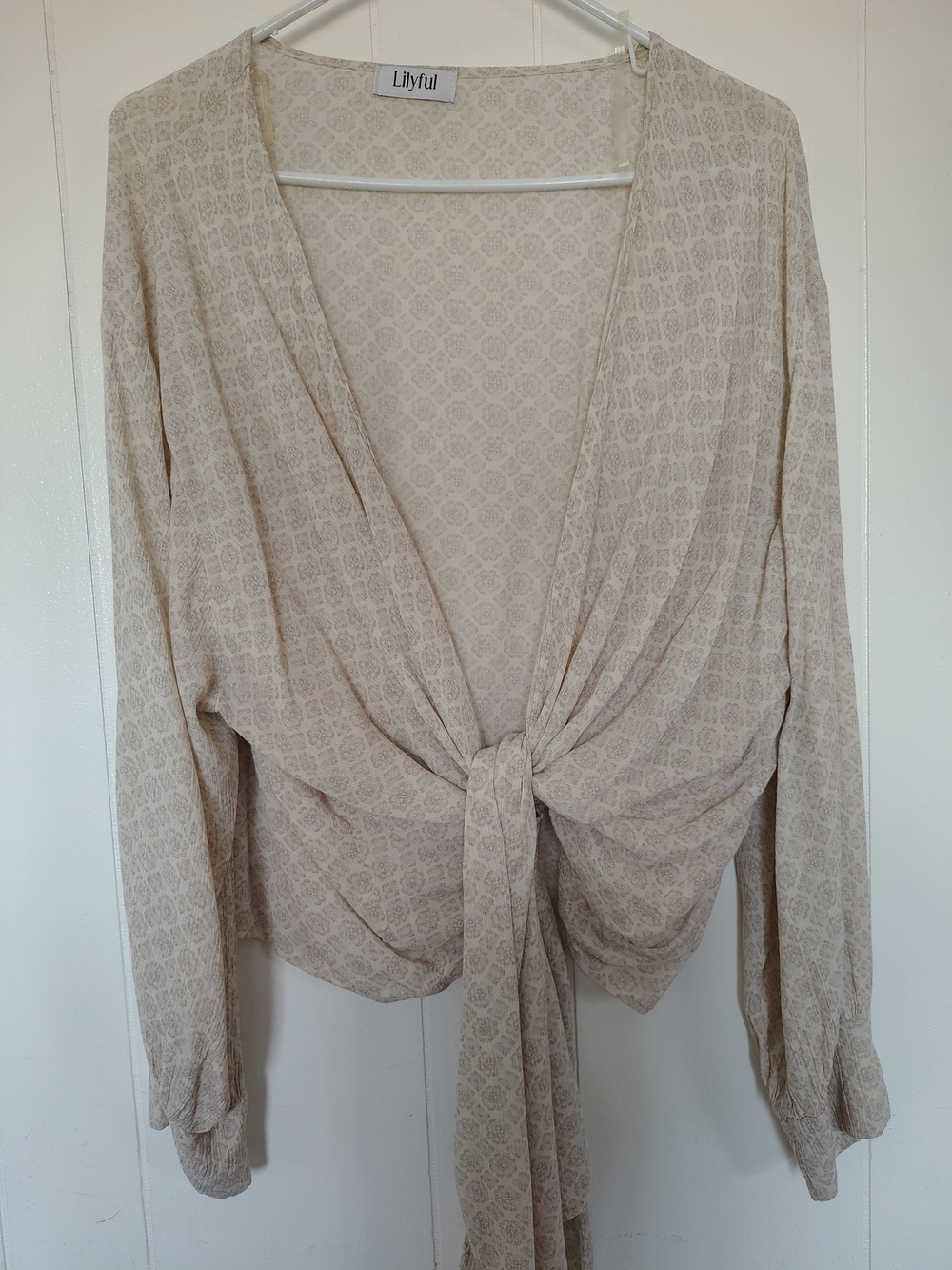 Lilyful Boho Tie Front Long Sleeve Blouse Beige Printed Size Medium Made in USA